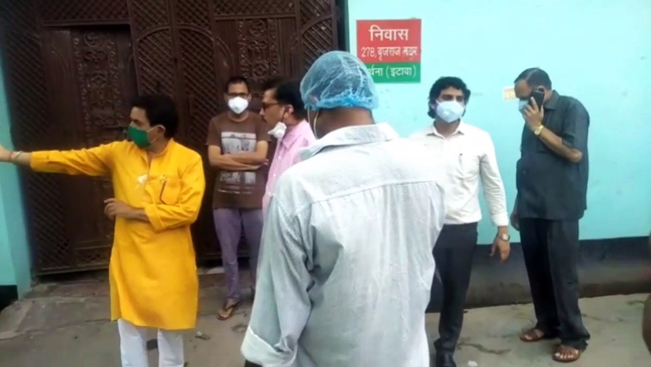 कोरोना मरीज मिलने के बाद प्रशासन द्वारा उपचार के लिए भेजा गया अस्पताल