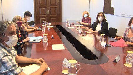 Colau se reúne con la consellera de Salud