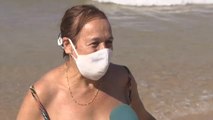 La mascarilla ya es obligatoria en todos los lugares públicos de Andalucía, incluidas las piscinas