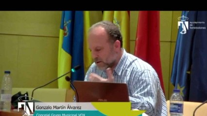 Vox: "La familia es un padre, una madre y sus hijos. Lo que se salga de ahí son inventos de la izquierda comunista"