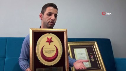 Manisalı 15 Temmuz gazisi, kurşun deliği olan ayakkabısı ile o geceyi anlattı