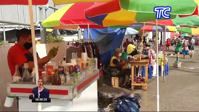 Moradores de la Martha de Roldós preocupados por el caos generado por puestos informales