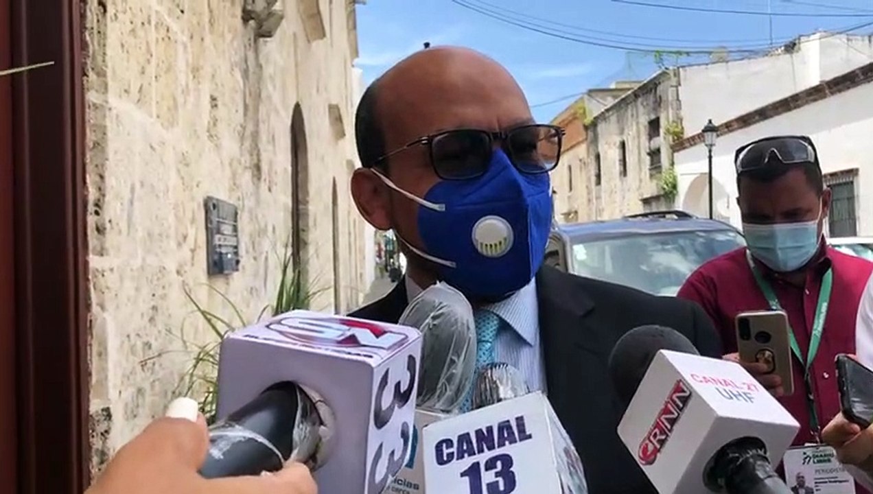 Asegura no habrá cancelaciones masivas de empleados públicos