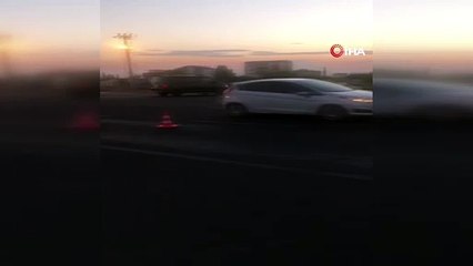 Motosiklet otomobile çarptı: 1 ölü, 1 ağır yaralı