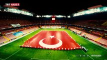 Stadyumda dev Türk bayrağı açıldı