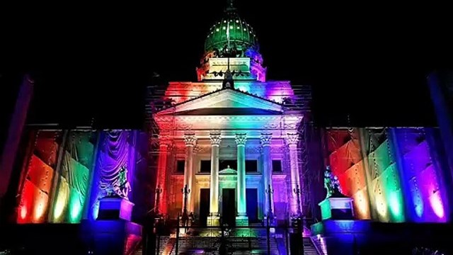 Diez años del matrimonio igualitario: más de 20 mil bodas y la bandera LGBTIQ+ en el Congreso