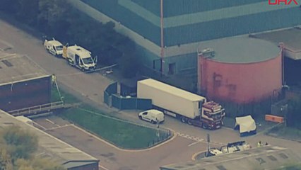 Almanya'da TIR'ın soğuk hava dorsesinde 24?ü Türk 31 kaçak yakalandı