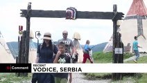 شاهد: محاكاة لحياة الغرب الأمريكي القديم في قرية صربية