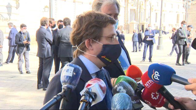 Almeida rechaza abrir un debate sobre la Monarquía