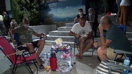 Veliler En İyi Öğretmeni Seçmek İçin Geceden Kuyruğa Girdiler