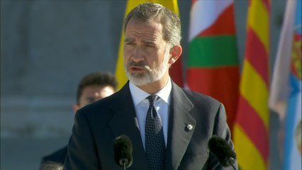 Rey apela a homenajear a víctimas de Covid con "espíritu de superación"