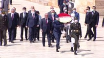 TBMM Başkanı Mustafa Şentop, Meclis Başkanlık Divanı üyeleri ile Anıtkabir'i ziyaret etti