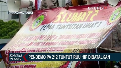 Pendemo Persatuan Alumni 212 Tuntut RUU HIP Dibatalkan