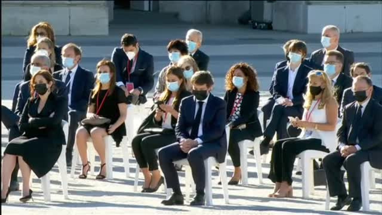 "Defiendan la sanidad de todos, porque no hay mejor homenaje a los que nos dejaron que velar por nuestra salud"