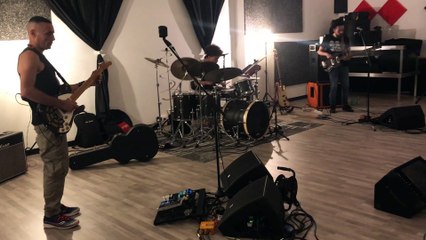 In studio con Alex Britti, che torna sui palchi dopo lo stop forzato