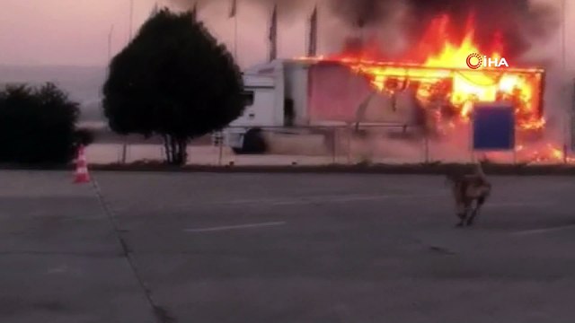 Kargo yüklü tır alev alev böyle yandı