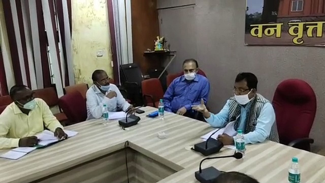 इंदौर पहुंचे वन मंत्री ने ली अधिकारियों की बैठक, वन सुरक्षा पर की चर्चा