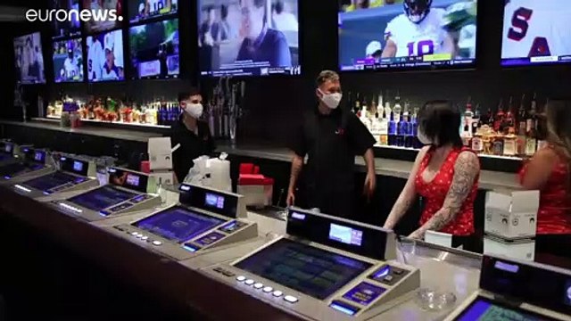 شاهد: عودة الحياة لكازينوهات لاس فيغاس بعد إغلاق كورونا