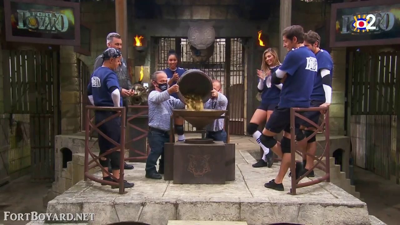 Fort Boyard 2020 : séquence de la "Pesée avec la présentation des boyards de collection" avec Passe-Partout et Passe-Muraille