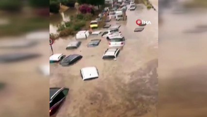 - İtalya'nın Sicilya Adası'nı sel vurdu: 2 ölü