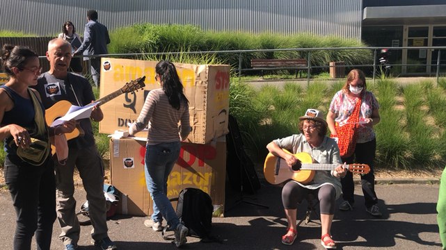 Amazon pourrait s’installer à Briec : manif’ devant l’entrée du conseil communautaire