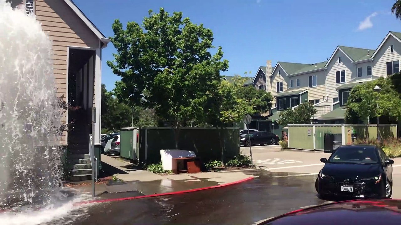 Driver Causes Massive Splash after Uprooting Fire Hydrant