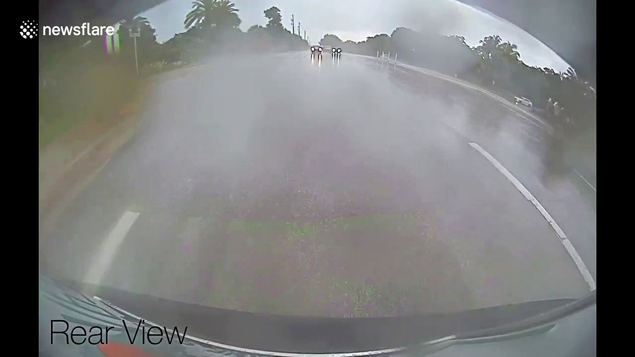 Intense moment in Florida when Tesla bumper fal...