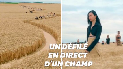 Jacquemus présente sa nouvelle collection en direct d'un champ de blé