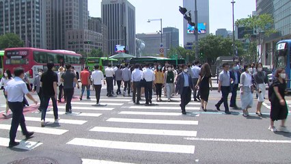 [날씨] '제헌절' 무더위 계속...내륙 곳곳 소나기 / YTN