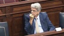 “Estamos al corriente de pago de la factura”: así se quedó a oscuras el Parlamento de Canarias en plena sesión