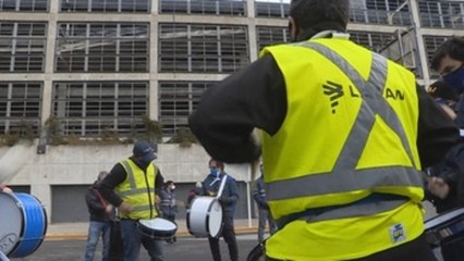 Trabajadores de Latam Argentina protestan cese de actividades en el país