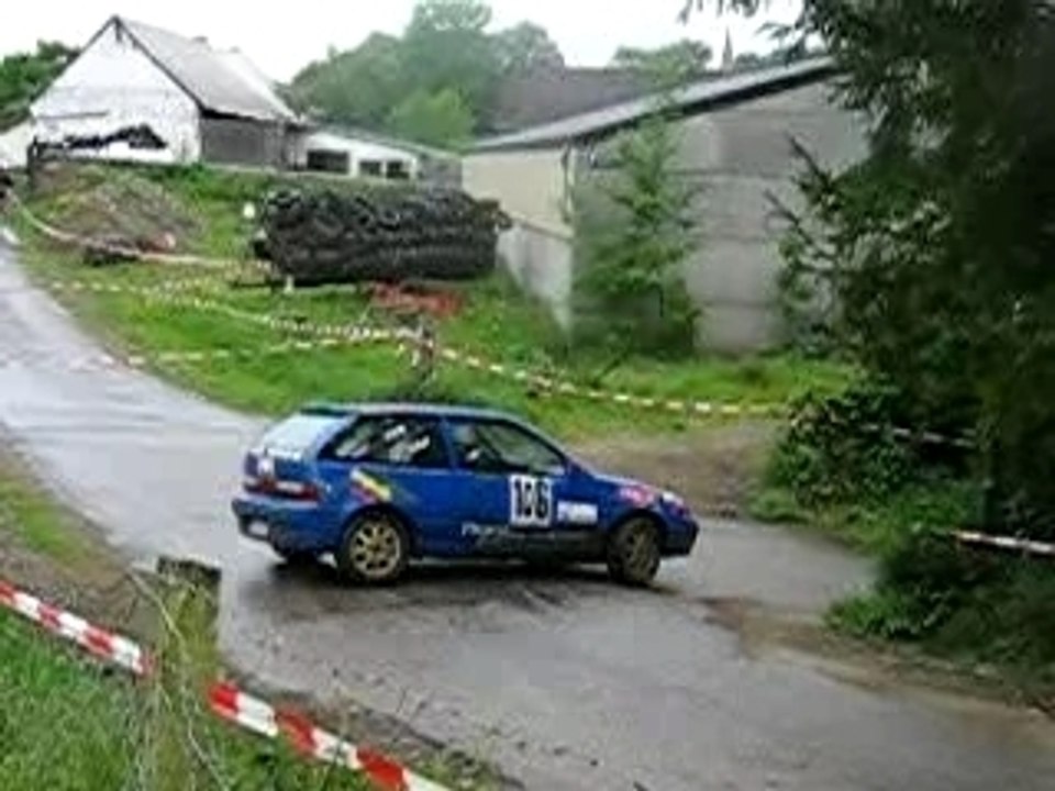 Petite glissade / spéciale Leval /salamandre rallye