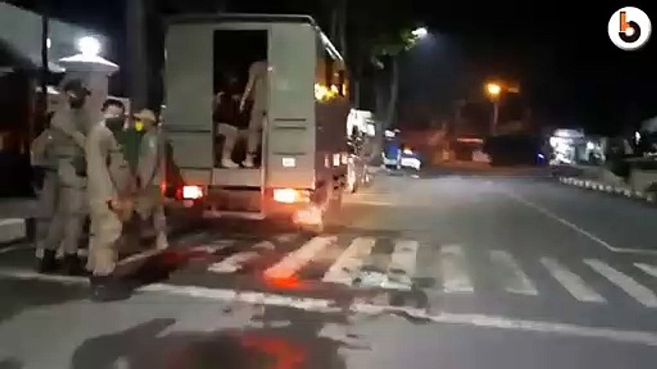 VIRAL MOBIL GOYANG DI ALUN-ALUN TUBAN