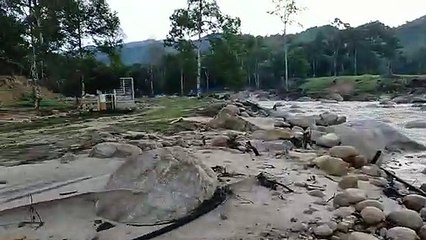 山洪再袭双溪吉流 逾50户惨遭洪劫