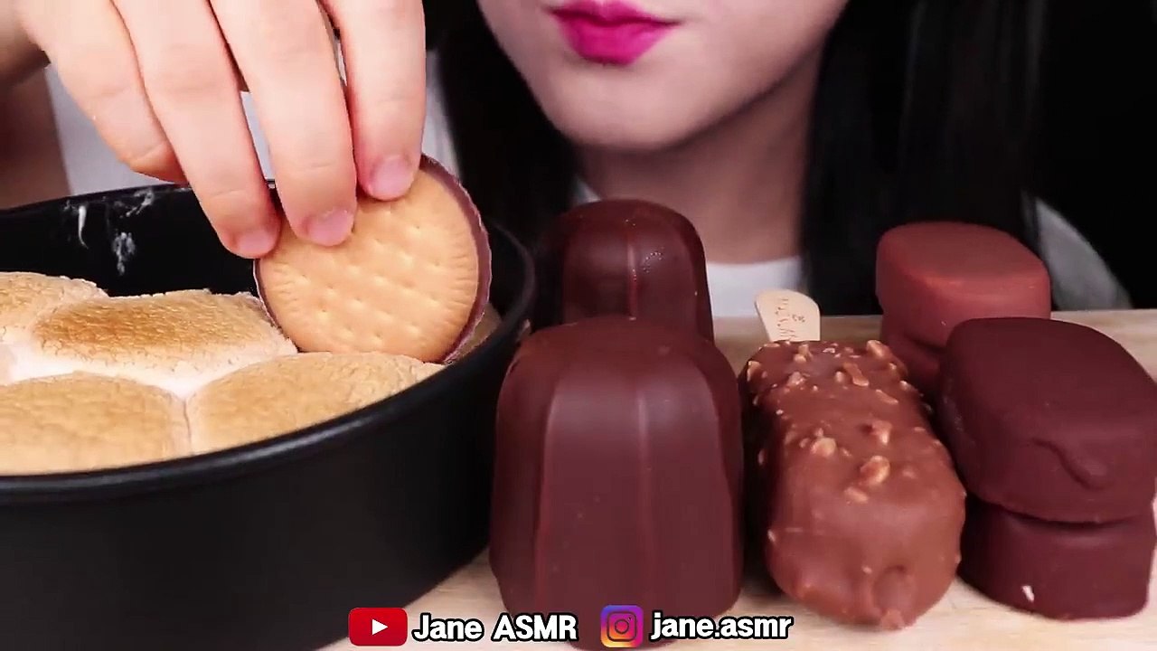 ASMR_S'MORES_DIP,_CHOCOLATE_ICE_CREAM,_MARSHMALLOW EATING_SOUNDS(720p)