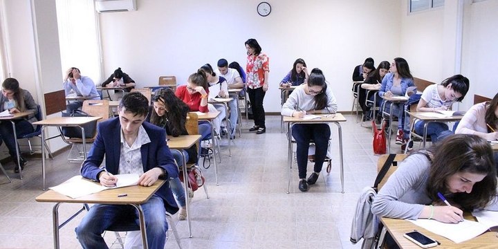 Quels sont les prénoms qui ont obtenu le plus de mentions Très bien au bac 2020