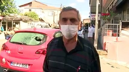 Beykoz'da kaza sonrası otomobile tabanca kabzasıyla saldırı kamerada