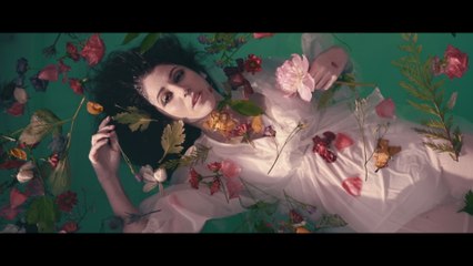 Bely Basarte - Flores y vino