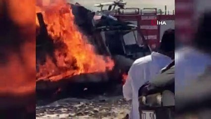 Saman yüklü kamyon yanarak kül oldu