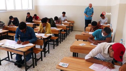 Barış Pınarı Bölgesi'ndeki gençler diploma için ter döktü