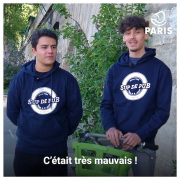 Deux étudiants collaborent à une campagne d'affichage sur le vélo