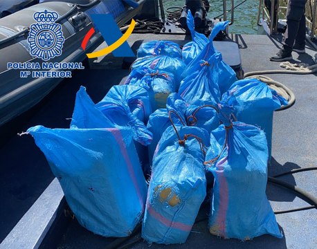 Intervenido un velero británico con 400 kilos de hachís