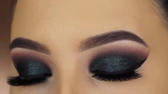 How to Create Green Smokey Eye Makeup Look | Makeup Tutorial | Glitz & Beauty