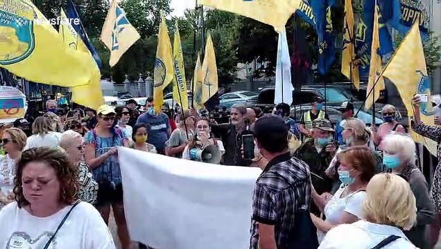 Protesters oppose legislation that would affect teaching of Ukrainian language in schools
