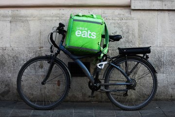 Why Uber Eats Slapped a $3 Fee on Portland Restaurant Deliveries