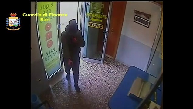 Corato (BA) - Rapina da 15mila euro a Compro Oro: 3 arresti (17.07.20)