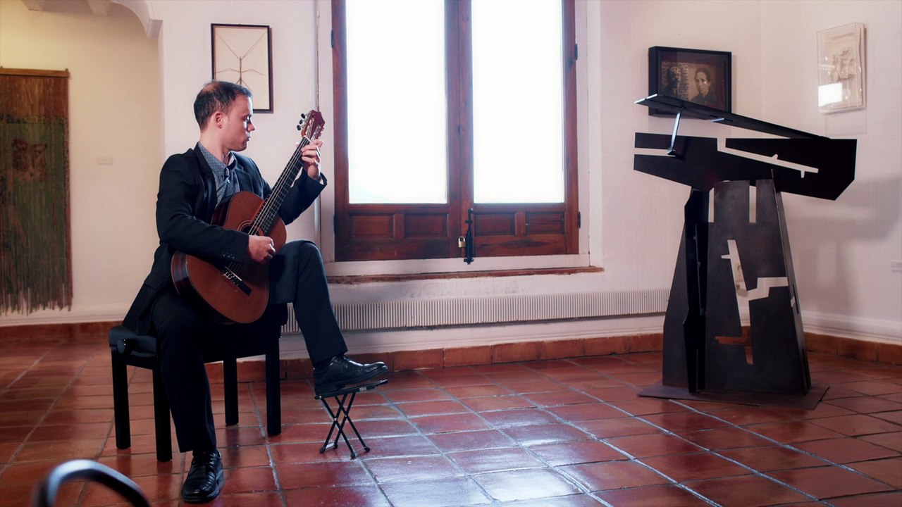 Sonata BWV 1003  by J.S.Bach(Allegro) Guitar-Jonathan Esteve