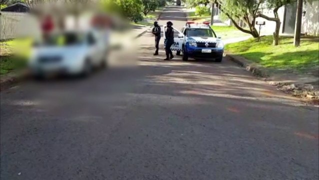 Guardas municipais fazem abordagem a indivíduos na Região do Lago