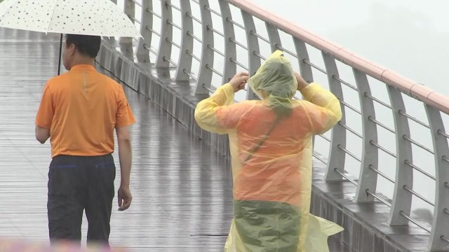 [날씨] 주말 내륙 무더위, 전남 서해안·제주도 장맛비 / YTN