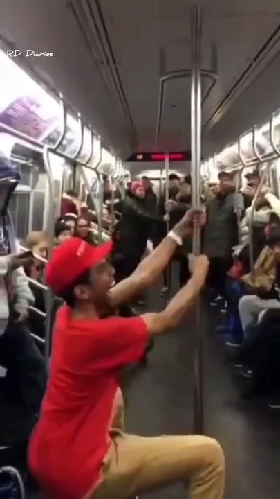 Subway Dance | Break dancing in the Train | Subway Hip Hop Dancers